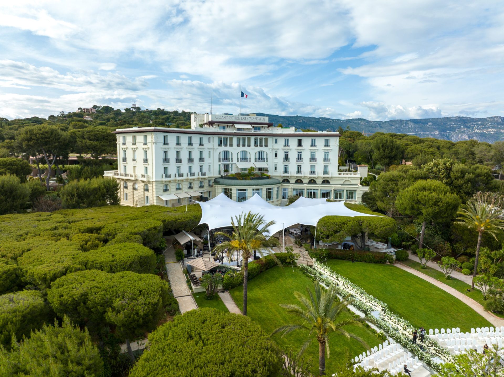 prise de vue drone du grand hôtel de cap ferrat par ciel mes pixels